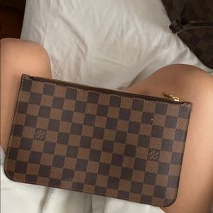 LOUIS VUITTON POCHETTE
